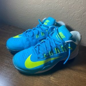 Nike 9.5 woman’s Tennis shoes